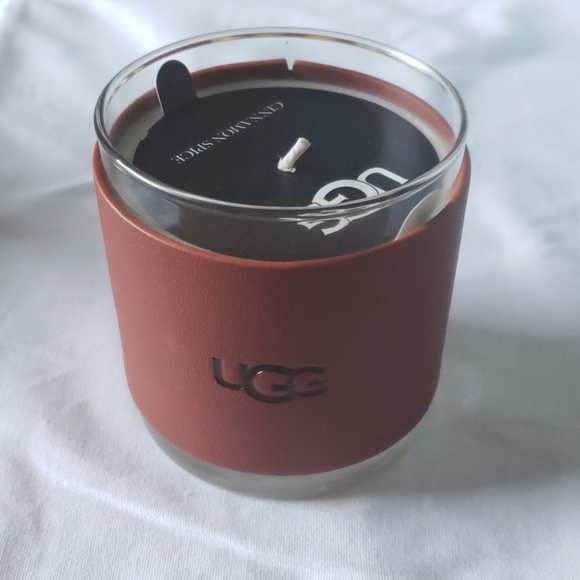 UGG Byron Cinnamon Spice 14 oz. Jar Candle - Picture 2 of 4